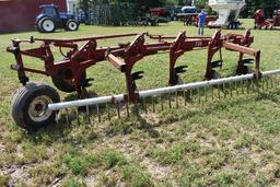 IH 720 5-bottom plow