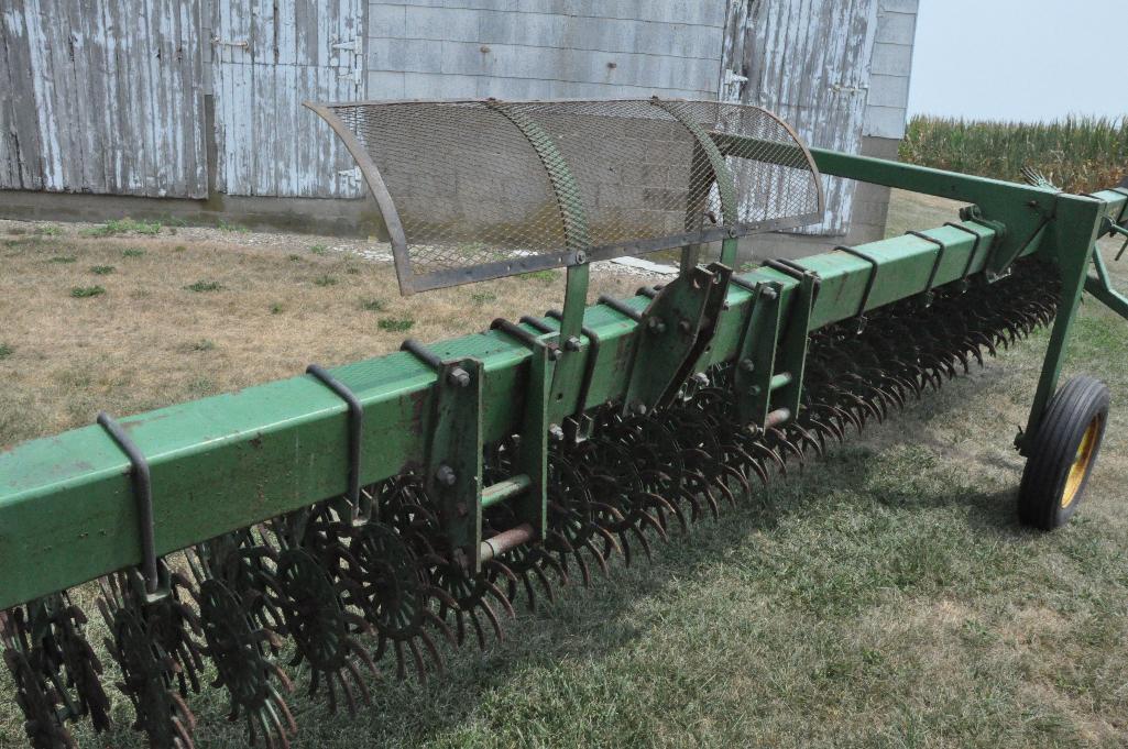 JD 400 30' rotary hoe