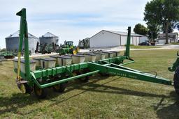 JD 7000 8 row 30" planter