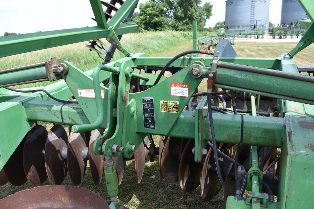 JD 630 32' disk