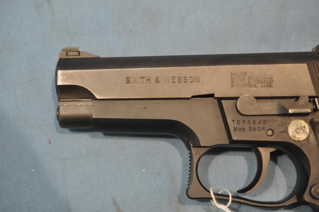 SMITH & WESSON MODEL 5904 9MM SEMI AUTO PISTOL