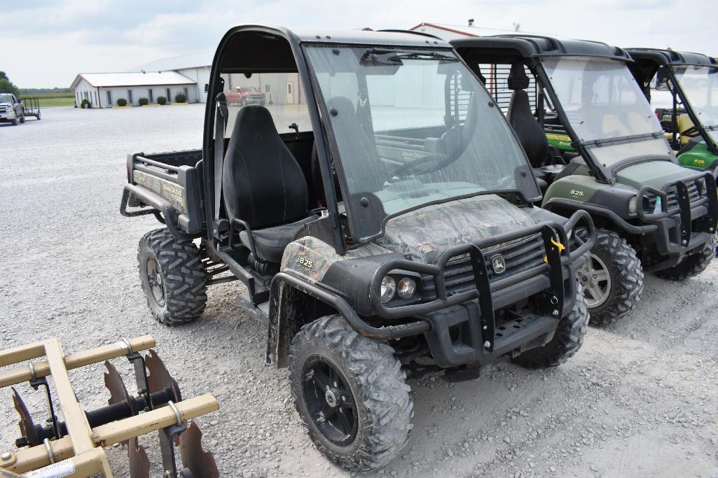 '13 JD 825i Gator XUV