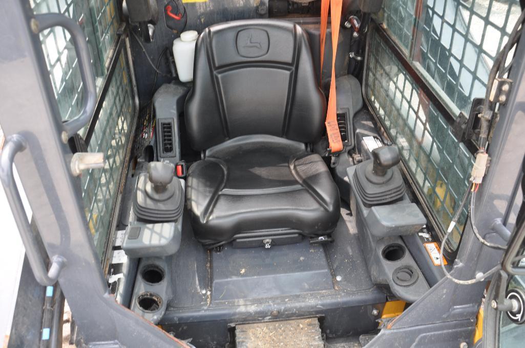 '17 JD 318G skidsteer