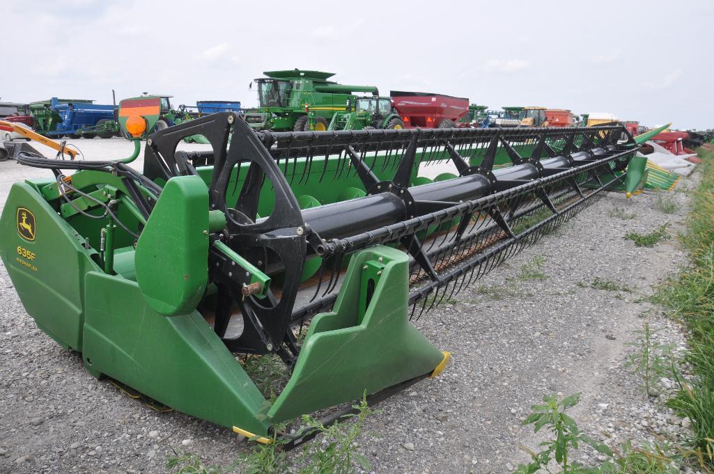 JD 635F 35' Hydraflex grain platform