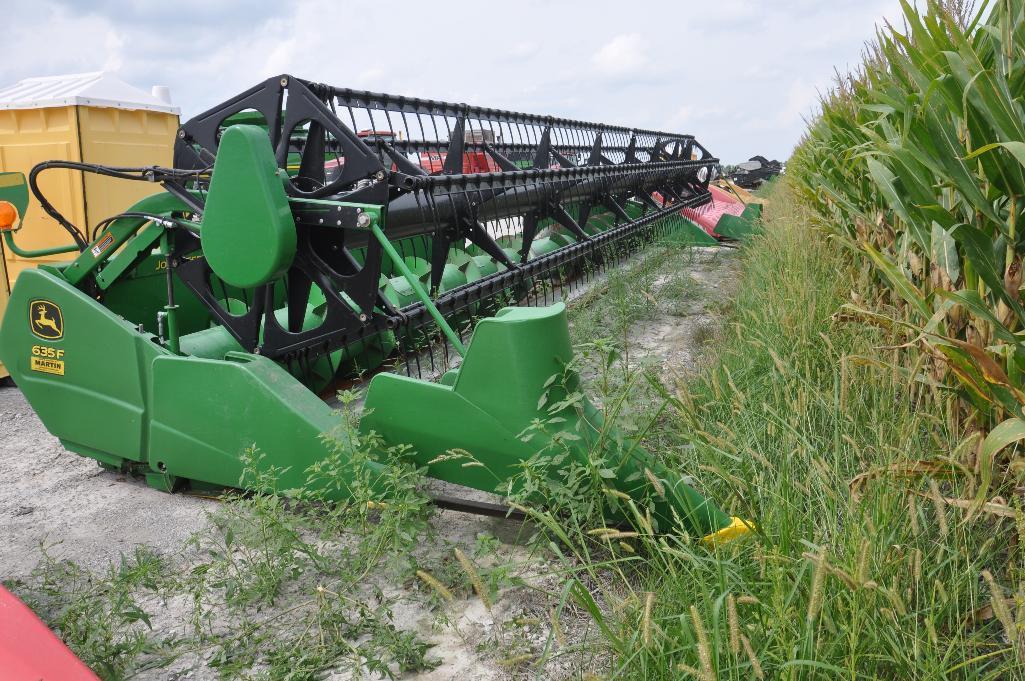 JD 635F 35' grain platform