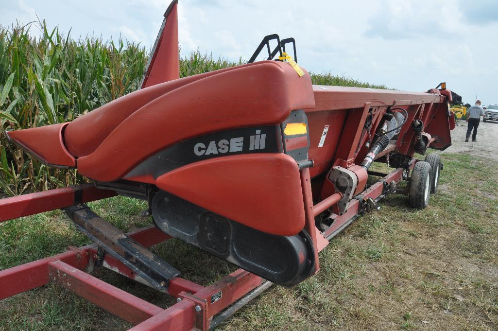 Case-IH 2212 12 row 20" corn head