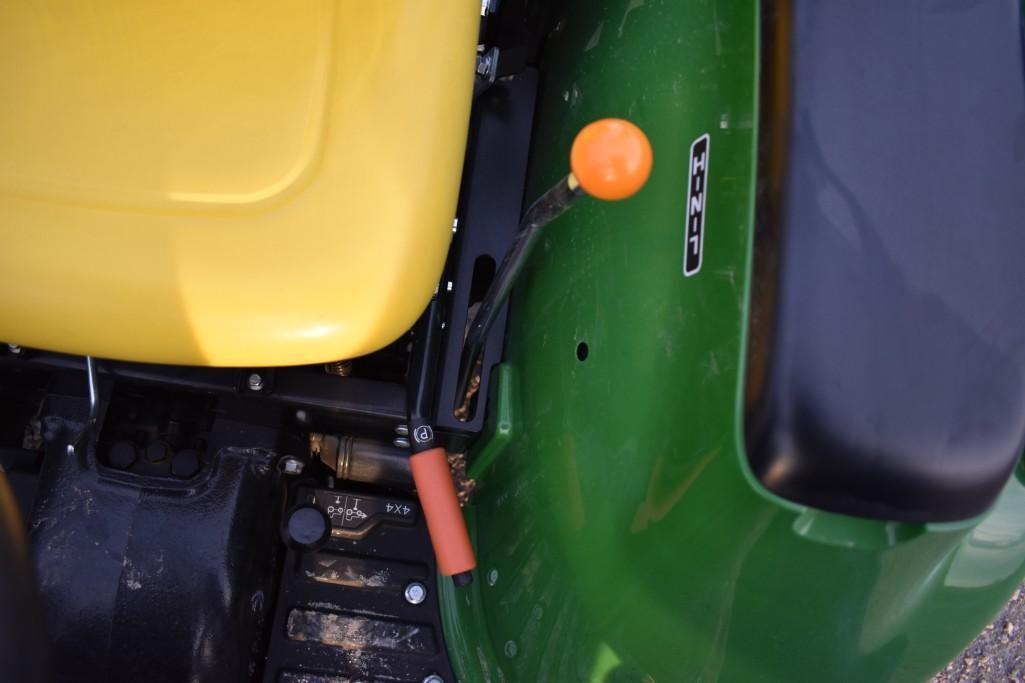 2017 John Deere 3032E