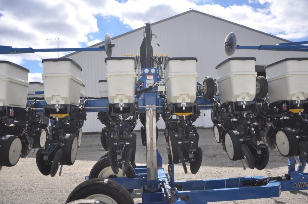 Kinze 3500 8/16 planter