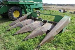 John Deere 444 4R38" corn head