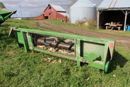 John Deere 444 4R38" corn head