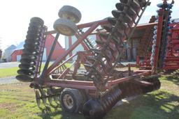 International Harvester 490 28' disk