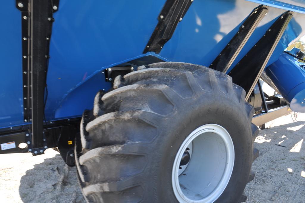 2012 Kinze 900 grain cart