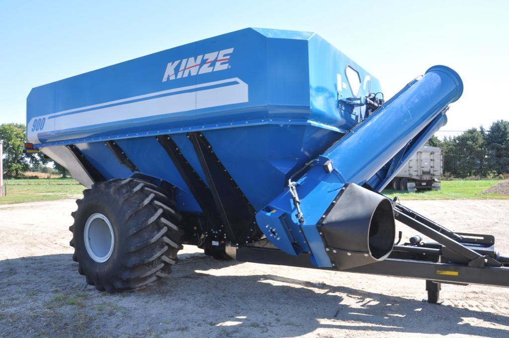 2012 Kinze 900 grain cart