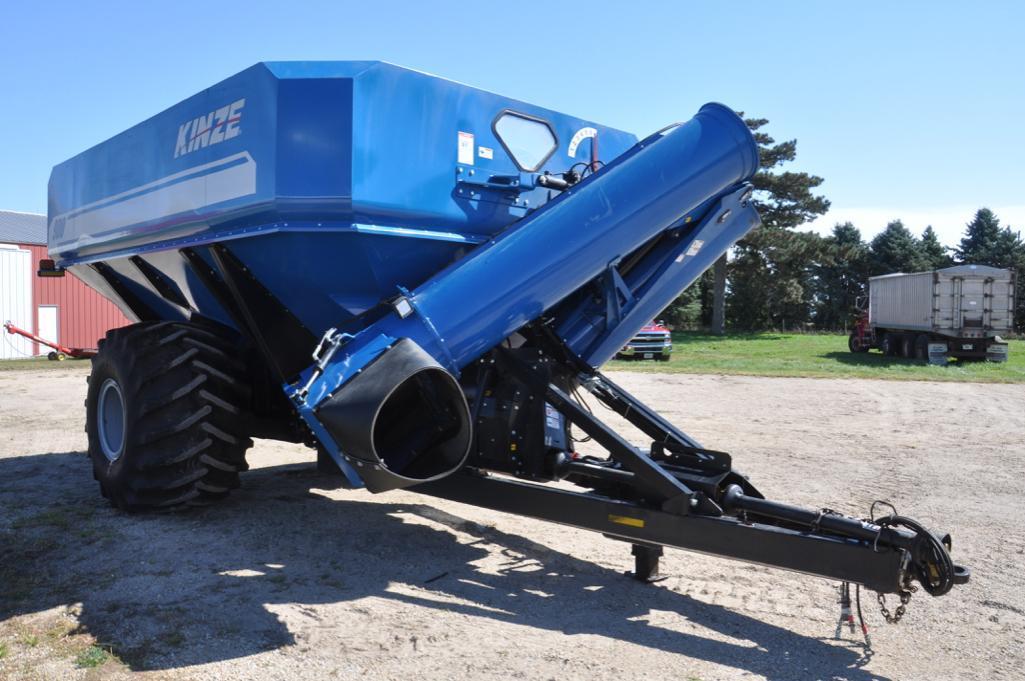 2012 Kinze 900 grain cart