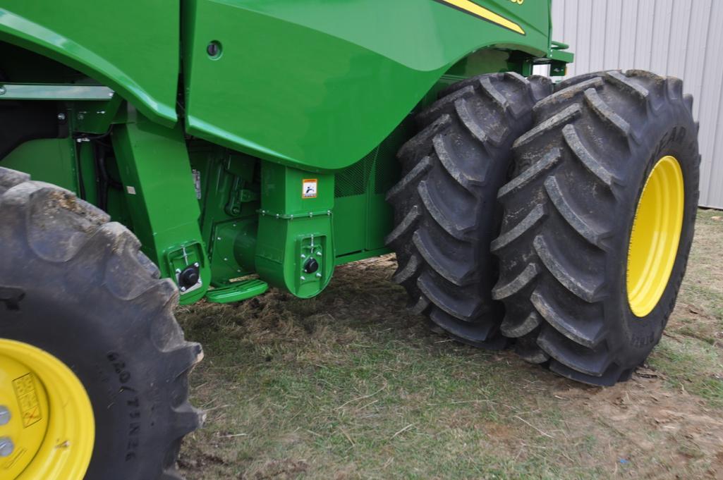 2017 John Deere S680 4wd combine