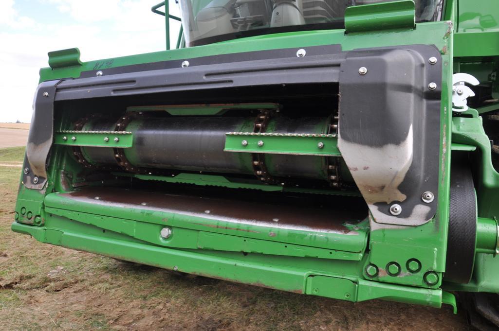 2017 John Deere S680 4wd combine