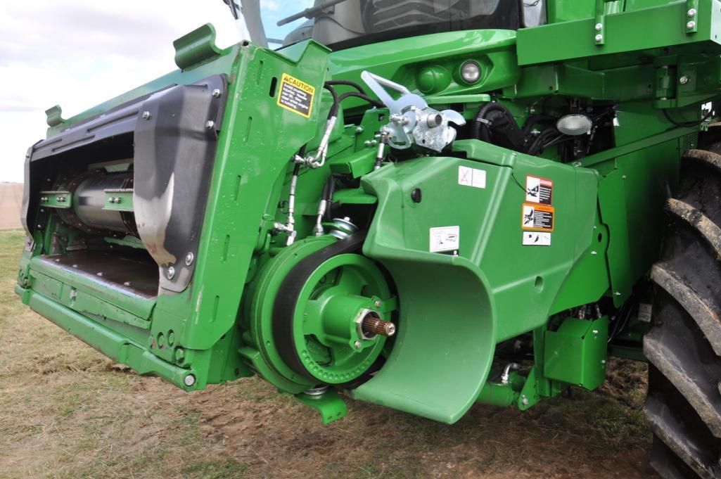 2017 John Deere S680 4wd combine