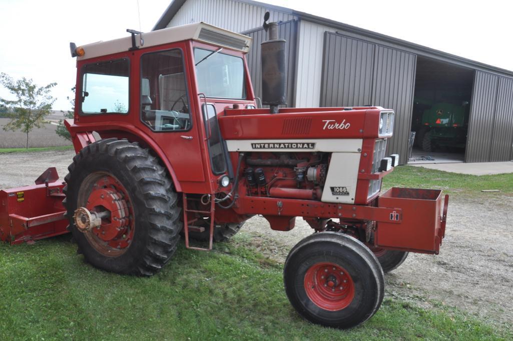 1975 International Harvester 1066 Turbo 2wd tractor