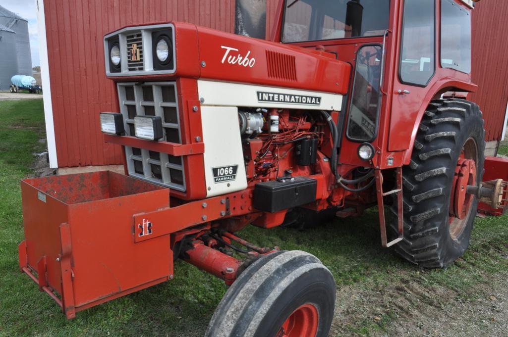 1975 International Harvester 1066 Turbo 2wd tractor