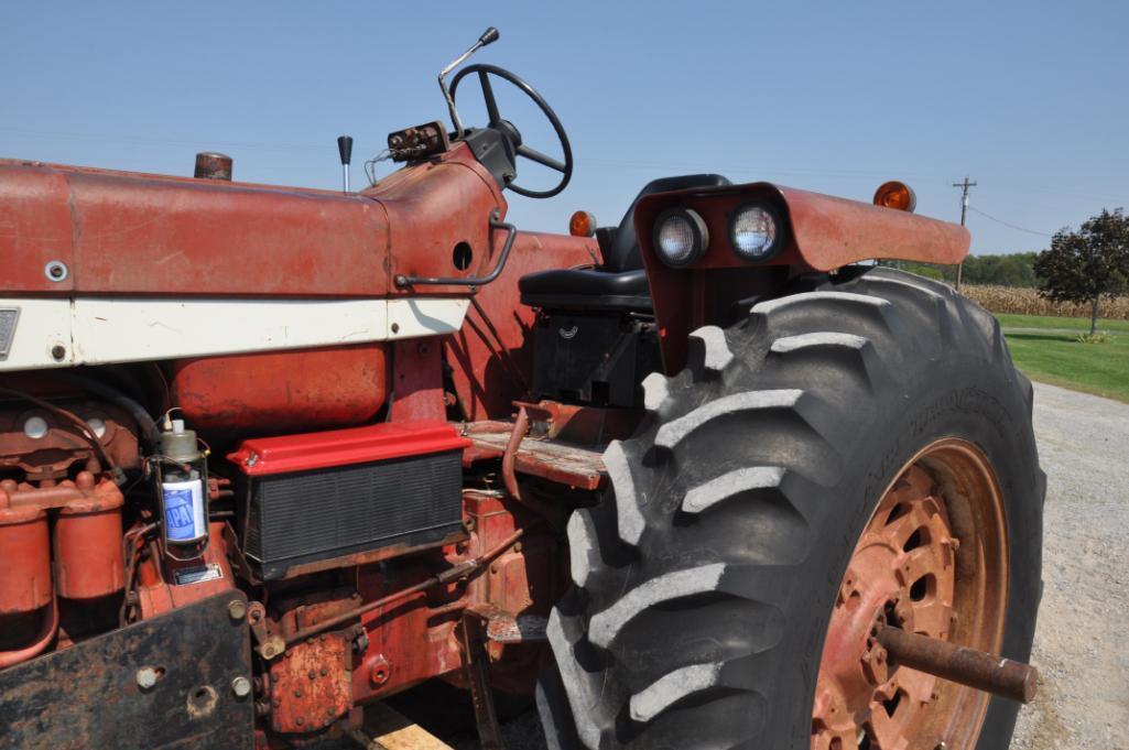 1967 International Harvester 856 2wd tractor