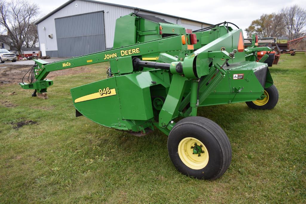 2003 John Deere 946 mower conditioner