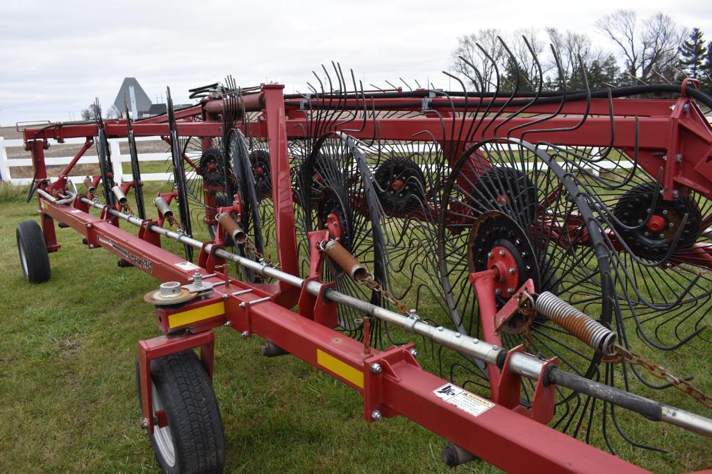 Case IH WRX301 12-wheel hay rake