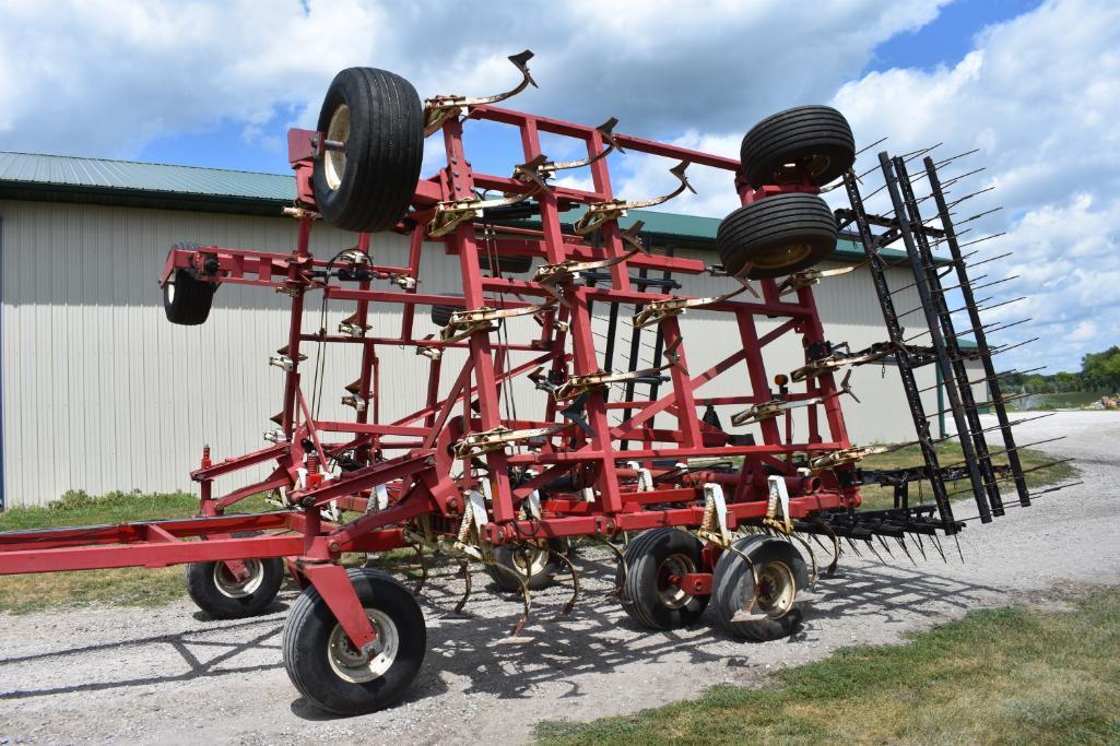 Wil-Rich Quad 5 33' field cultivator