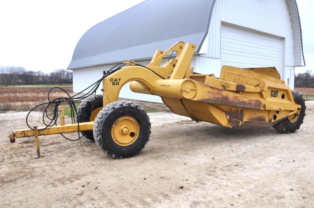 Caterpillar 60 pull-type scraper