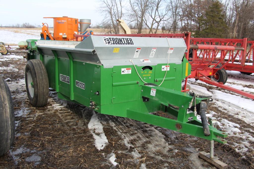 Frontier MS1223 manure spreader