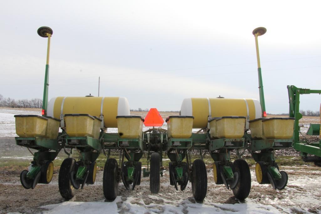 John Deere 7000 6r30" planter