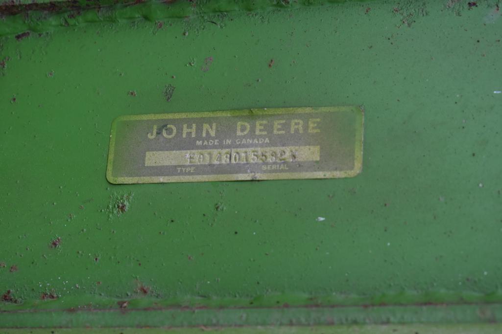 John Deere 148 loader