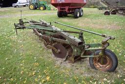John Deere 5-bottom plow