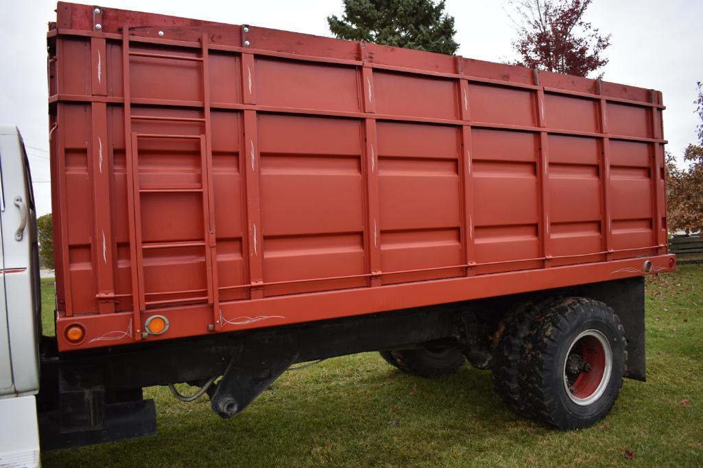 1986 GMC 7000 grain truck