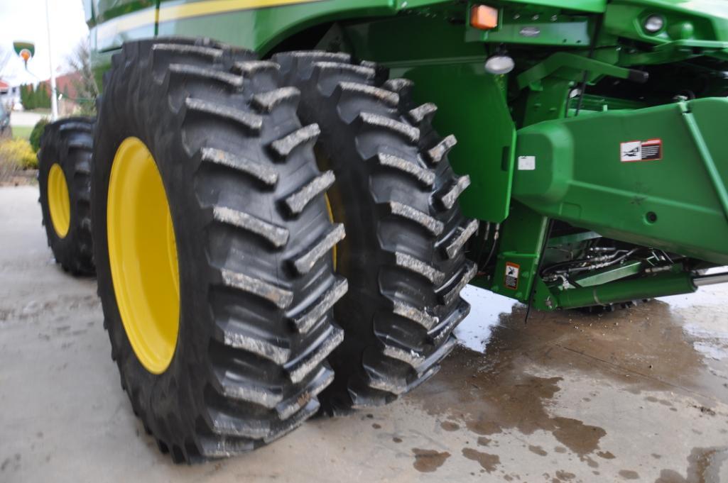 2016 John Deere S680 2wd combine