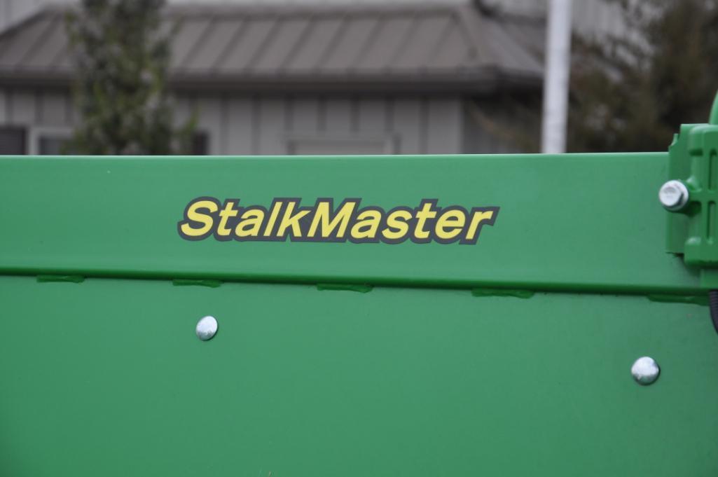 2016 John Deere 608C 8 row 30" StalkMaster chopping corn head