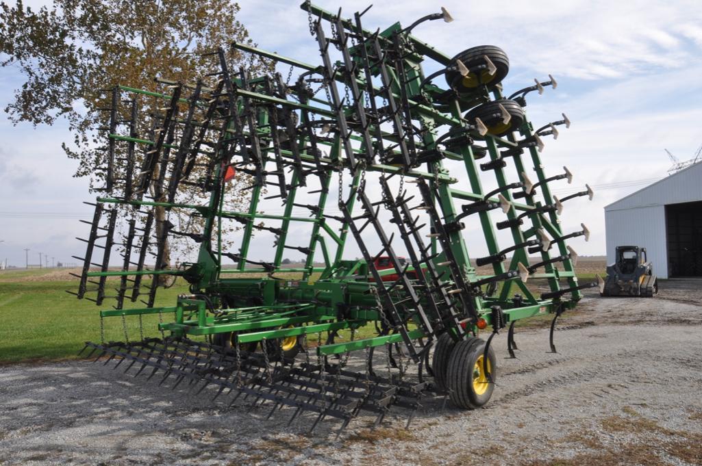 1997 John Deere 980 44' field cultivator