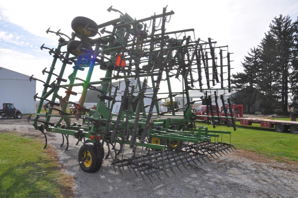 1997 John Deere 980 44' field cultivator