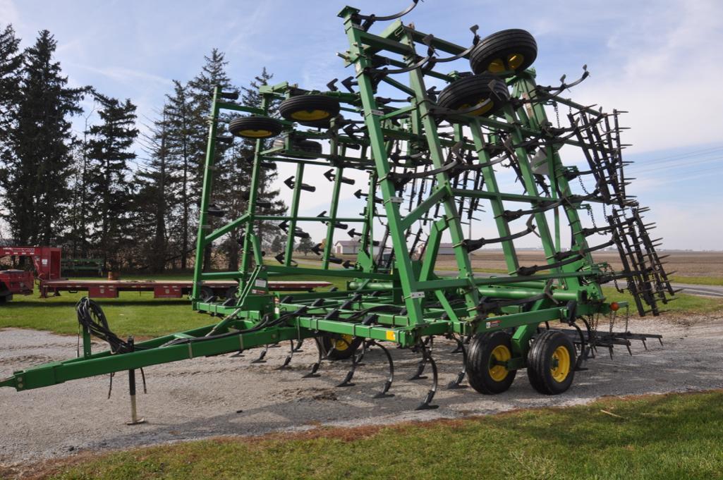 1997 John Deere 980 44' field cultivator