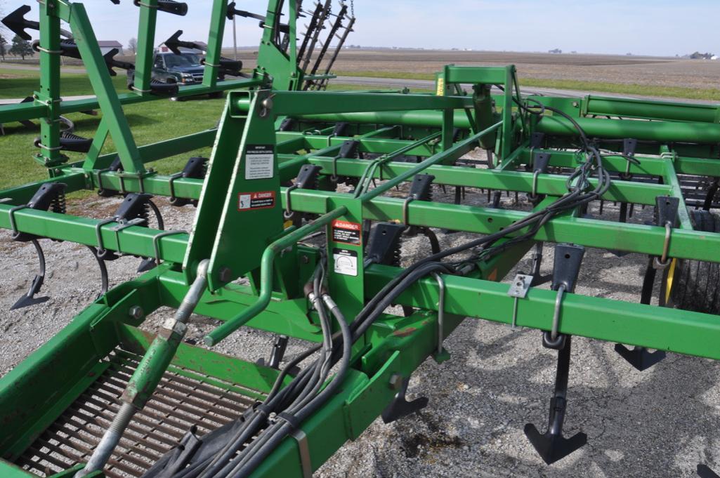 1997 John Deere 980 44' field cultivator