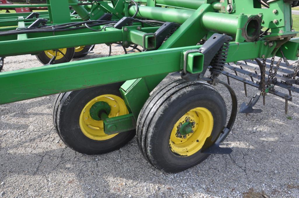 1997 John Deere 980 44' field cultivator