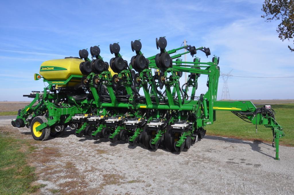 2007 John Deere 1790 CCS 16/32 planter