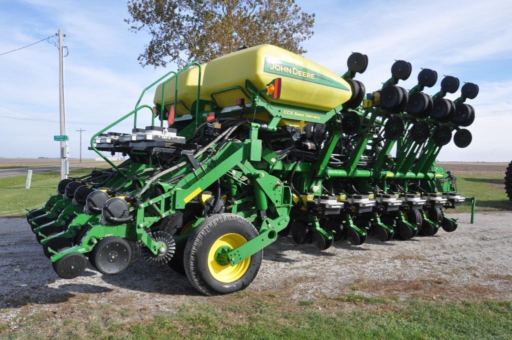 2007 John Deere 1790 CCS 16/32 planter