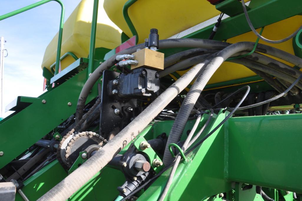 2007 John Deere 1790 CCS 16/32 planter