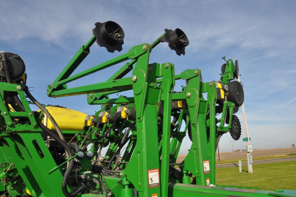 2007 John Deere 1790 CCS 16/32 planter