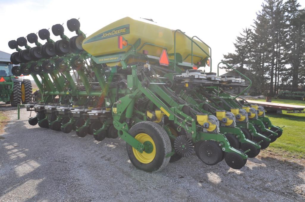 2007 John Deere 1790 CCS 16/32 planter