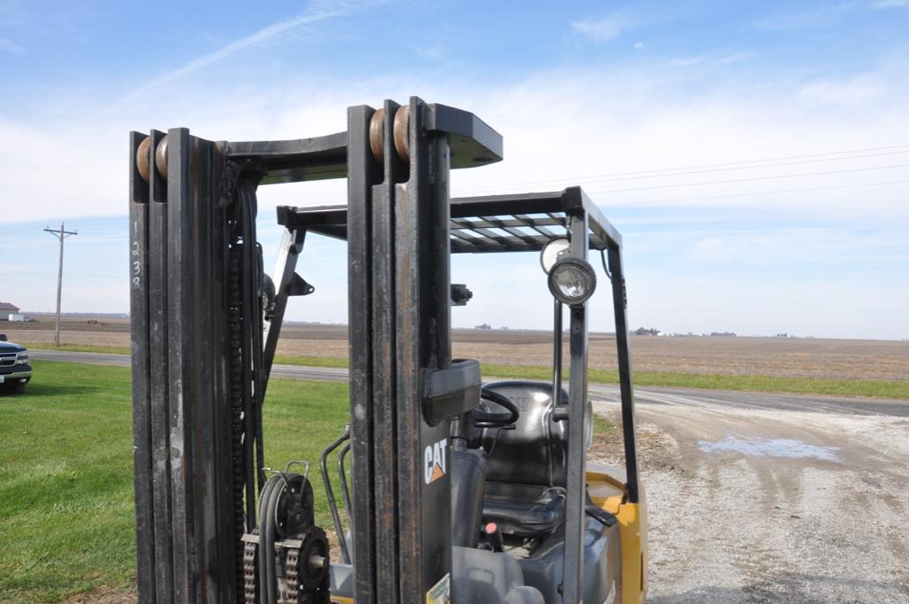 Caterpillar GP25K forklift