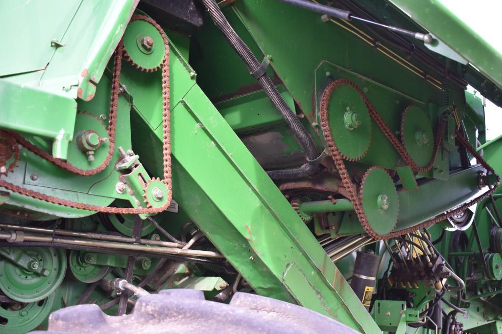 1997 John Deere 9600 4wd combine