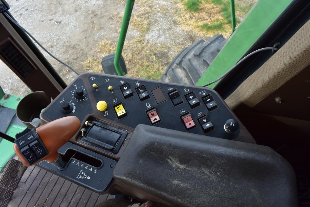 1997 John Deere 9600 4wd combine