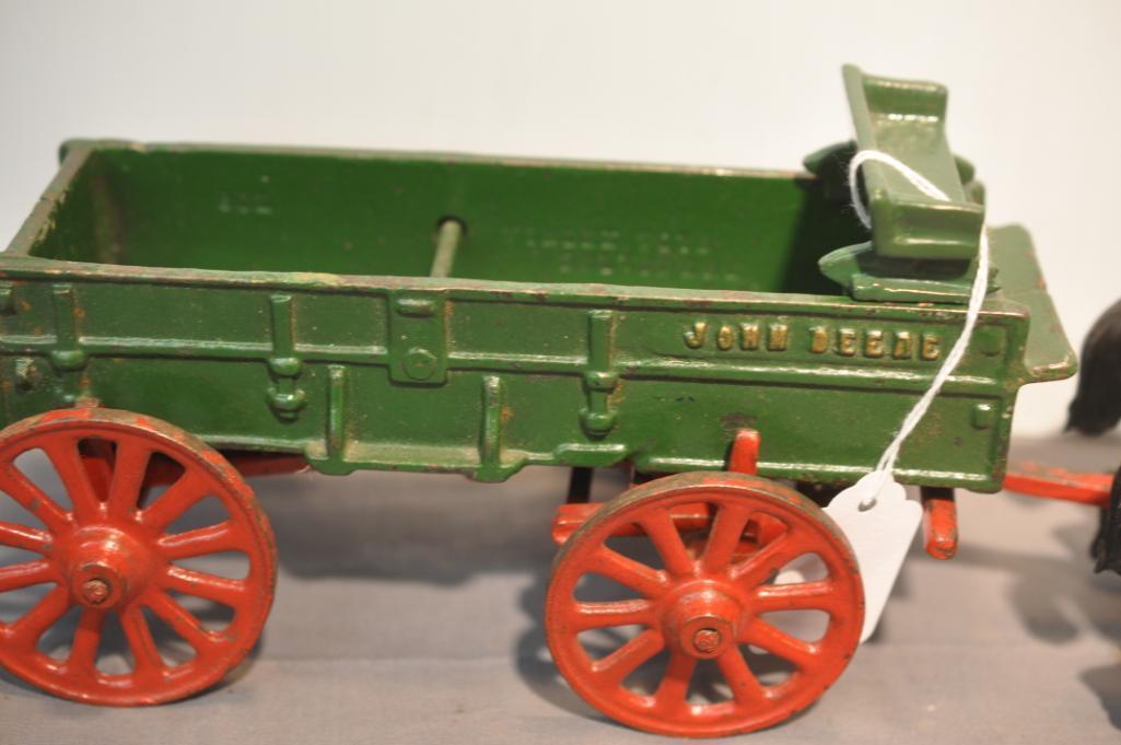 CAST IRON JOHN DEERE HORSE AND WAGON