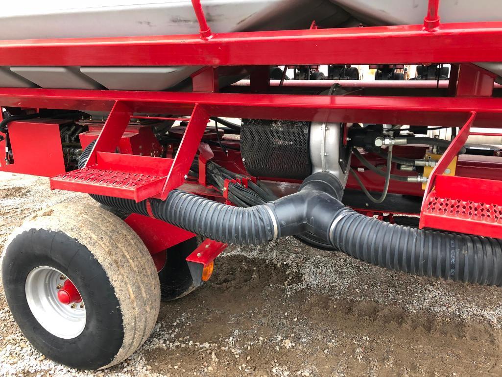 2010 Case IH 1240 16/31 planter